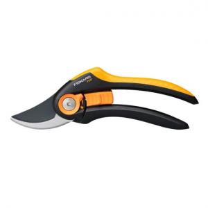 FISKARS dvojčepeľové záhradné nožnice SmartFit Plus (P541) 1057169